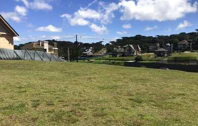 Imagem: O terreno possui 900m² de Área e está localizado em Canela