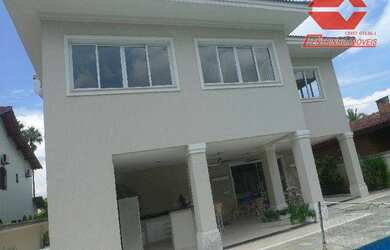 Imagem: A casa em condomínio possui 5 Dormitórios, 5 Banheiros, 4