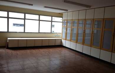 Imagem: O depósito possui 1 Vaga na garagem e 42m² de Área e está