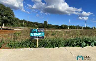 Imagem: O terreno possui 300m² de Área e está localizado em Cataratas