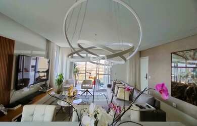 Imagem: O apartamento possui 4 Dormitórios, 3 Banheiros, 3 Vagas na