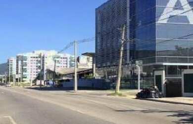 Imagem: O depósito possui 1 Vaga na garagem, 24m² de Área e está