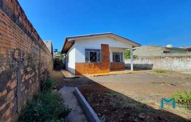 Imagem: A casa possui 2 Dormitórios, 1 Banheiro, 5 Vagas na garagem