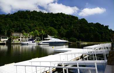Imagem 8: Casa no Residencial Marina Guarujá no Canal de Bertioga