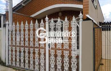 Imagem: A casa possui 2 Dormitórios, 1 Banheiro, 74m² de Área e