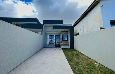 Imagem: A casa possui 2 Dormitórios, 1 Banheiro, 2 Vagas na garagem