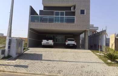 Imagem: A casa em condomínio possui 3 Dormitórios, 2 Banheiros, 3