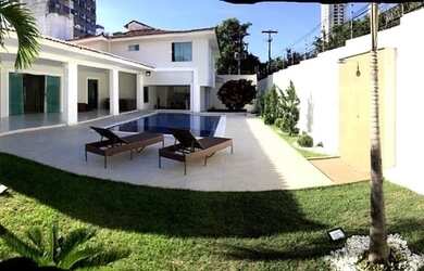 Imagem: A casa em condomínio possui 4 Dormitórios, 4 Banheiros, 4