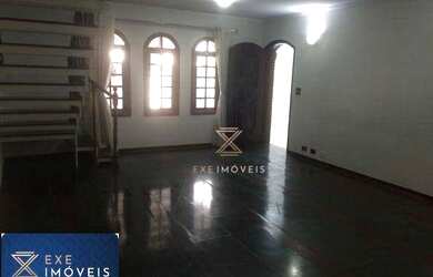 Imagem: A casa possui 3 Dormitórios, 1 Banheiro, 2 Vagas na garagem