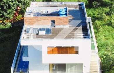 Imagem: A casa em condomínio possui 5 Dormitórios, 5 Banheiros, 5