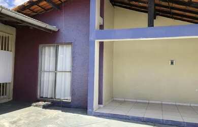 Imagem: A casa possui 2 Dormitórios, 1 Banheiro e está localizado