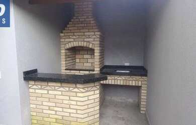 Imagem: A casa possui 2 Dormitórios, 2 Banheiros, 5 Vagas na garagem