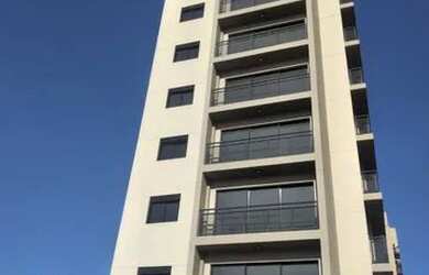 Imagem: O apartamento possui 1 Dormitório, 1 Banheiro, 1 Vaga na garagem