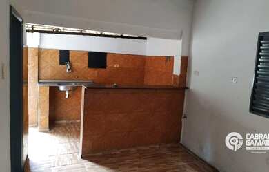 Imagem: A casa possui 3 Dormitórios, 2 Banheiros, 200m² de Área e