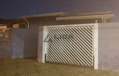 Imagem: A casa possui 3 Dormitórios, 1 Banheiro, 118m² de Área e