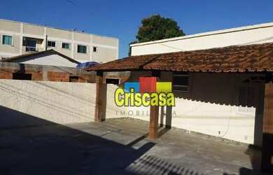 Imagem: A casa possui 3 Dormitórios, 2 Banheiros, 1 Vaga na garagem