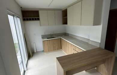 Imagem: A casa em condomínio possui 3 Dormitórios, 4 Banheiros, 2