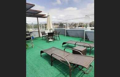 Imagem: O apartamento possui 2 Dormitórios, 1 Banheiro, 1 Vaga na garagem