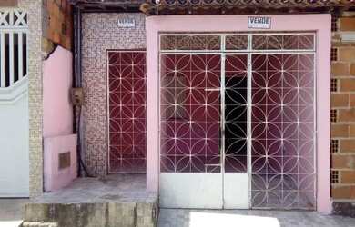 Imagem: A casa possui 2 Dormitórios, 1 Banheiro, 1 Vaga na garagem