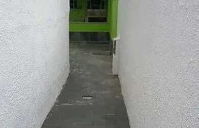 Imagem: A casa possui 2 Dormitórios, 1 Banheiro e está localizado