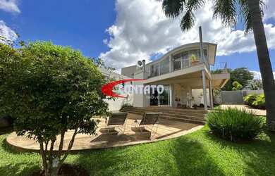 Imagem: A casa em condomínio possui 3 Dormitórios, 4 Banheiros, 4