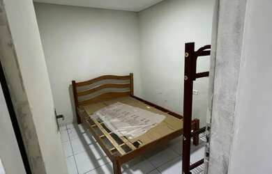 Imagem: A casa possui 2 Dormitórios, 1 Banheiro e está localizado