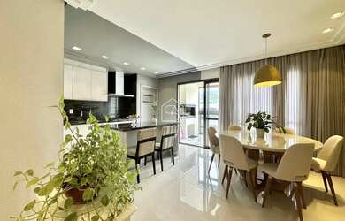 Imagem: O apartamento possui 3 Dormitórios, 1 Banheiro, 2 Vagas na