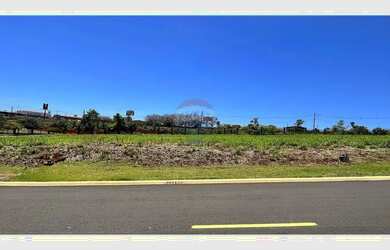 Imagem: O terreno possui 390m² de Área e está localizado em Cravinhos