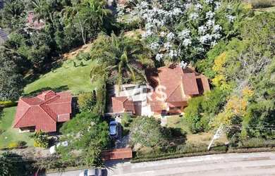 Imagem: A casa em condomínio possui 4 Dormitórios, 4 Banheiros, 2