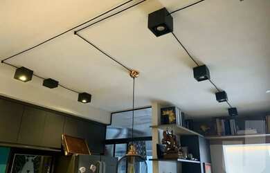 Imagem: O apartamento possui 1 Dormitório, 1 Banheiro, 1 Vaga na garagem