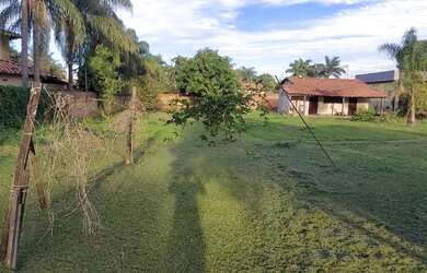 Imagem: A chácara possui 2.760m² de Área e está localizado em Guapiaçu