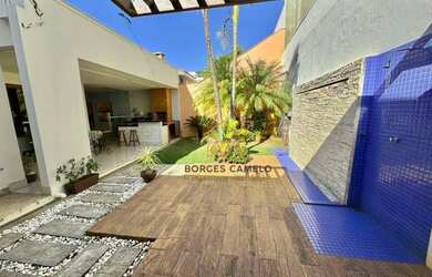 Imagem: A casa em condomínio possui 4 Dormitórios, 3 Banheiros, 4