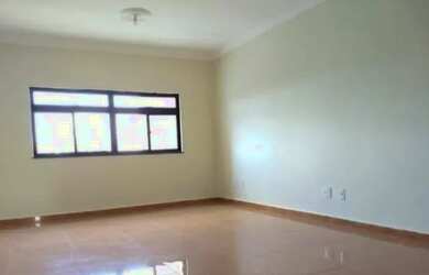 Imagem: O apartamento possui 3 Dormitórios, 1 Banheiro, 1 Vaga na garagem