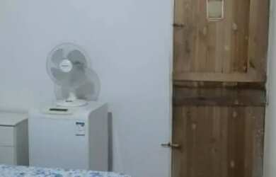 Imagem: A casa possui 2 Dormitórios, 1 Banheiro e está localizado