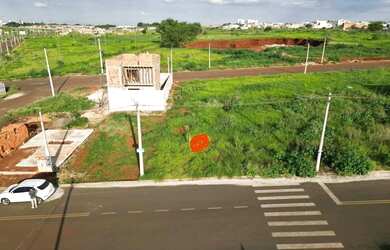 Imagem: O terreno possui 160m² de Área e está localizado em Parque