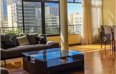 Imagem: O apartamento possui 4 Dormitórios, 2 Banheiros, 140m² de