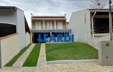 Imagem: A casa em condomínio possui 3 Dormitórios, 2 Banheiros, 2