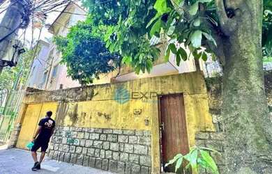 Imagem: A casa em condomínio possui 5 Dormitórios, 4 Banheiros, 1