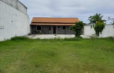 Imagem: A casa possui 2 Dormitórios, 1 Banheiro, 5 Vagas na garagem