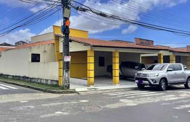 Imagem: A casa em condomínio possui 3 Dormitórios, 2 Banheiros, 2