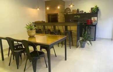 Imagem: A casa possui 2 Dormitórios, 2 Banheiros, 2 Vagas na garagem