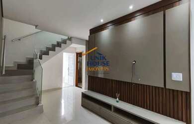 Imagem: A casa possui 2 Dormitórios, 2 Banheiros, 2 Vagas na garagem