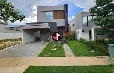 Imagem: A casa em condomínio possui 3 Dormitórios, 4 Banheiros, 2