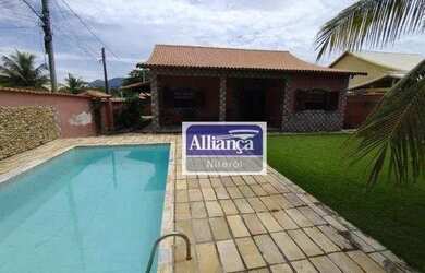 Imagem: A casa possui 3 Dormitórios, 1 Banheiro, 3 Vagas na garagem