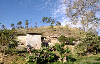 Imagem 12: Chácara com local para lago casa simples