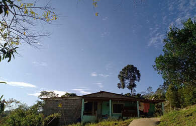 Imagem 13: Chácara com local para lago casa simples