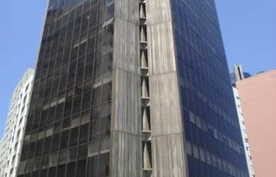 Imagem: O depósito possui 4 Vagas na garagem, 250m² de Área e está