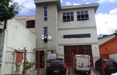 Imagem: O depósito possui 4 Vagas na garagem e 250m² de Área e está