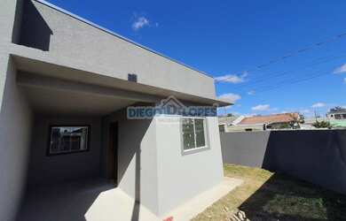 Imagem: A casa possui 2 Dormitórios, 1 Banheiro, 1 Vaga na garagem