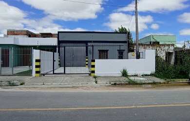 Imagem: O depósito possui 2 Vagas na garagem, 300m² de Área e está